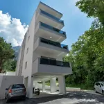 Apartment M&L Makarska